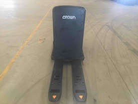 Crown PC4500 Pallet Truck Forklift - picture2' - Click to enlarge