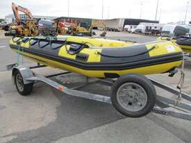 Global Force Marine Gemini Inflatable - picture0' - Click to enlarge