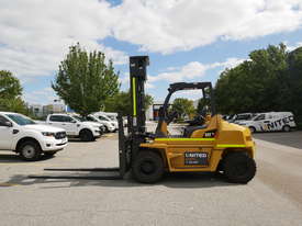 CAT 7.0T Diesel Forklift DP70NM - picture0' - Click to enlarge