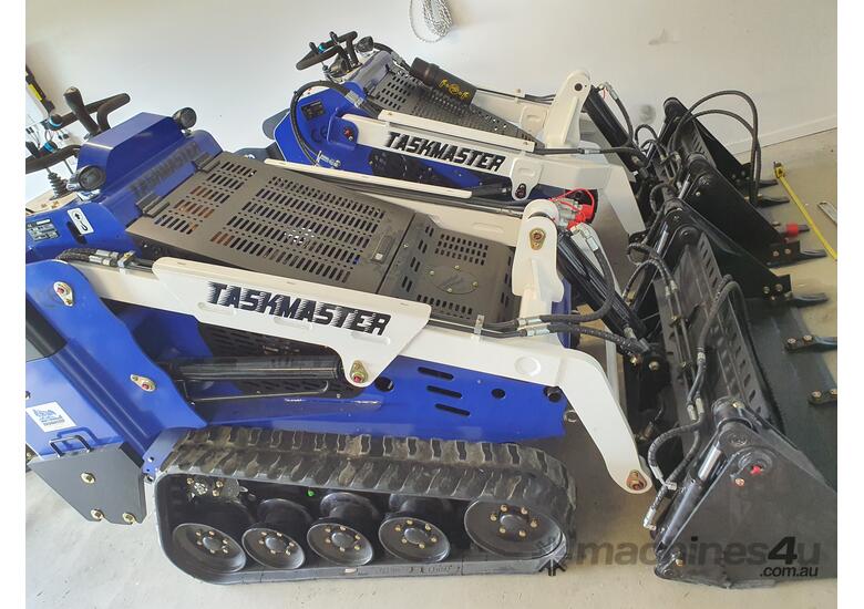 caption TASKMASTER Mini Loader - Track Drive – 30hp Perkins Diesel Engine TM30T