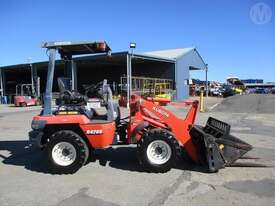 Kubota R420S - picture0' - Click to enlarge