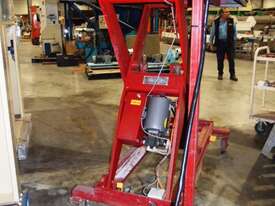 Electric Scissor Lift, Capacity: 2,000kg - picture2' - Click to enlarge