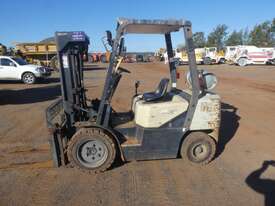 Crown CG30S-3 Fork Lift - picture0' - Click to enlarge