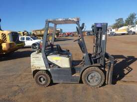 Crown CG30S-3 Fork Lift - picture2' - Click to enlarge