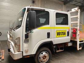 Isuzu NPR 300 Dual Cabin - picture2' - Click to enlarge