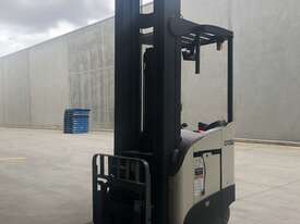Crown High Reach Forklift RD5700 Series - picture0' - Click to enlarge