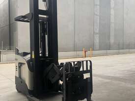 Crown High Reach Forklift RD5700 Series - picture1' - Click to enlarge