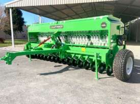 2020 AGROLEAD 4000/31T - picture1' - Click to enlarge