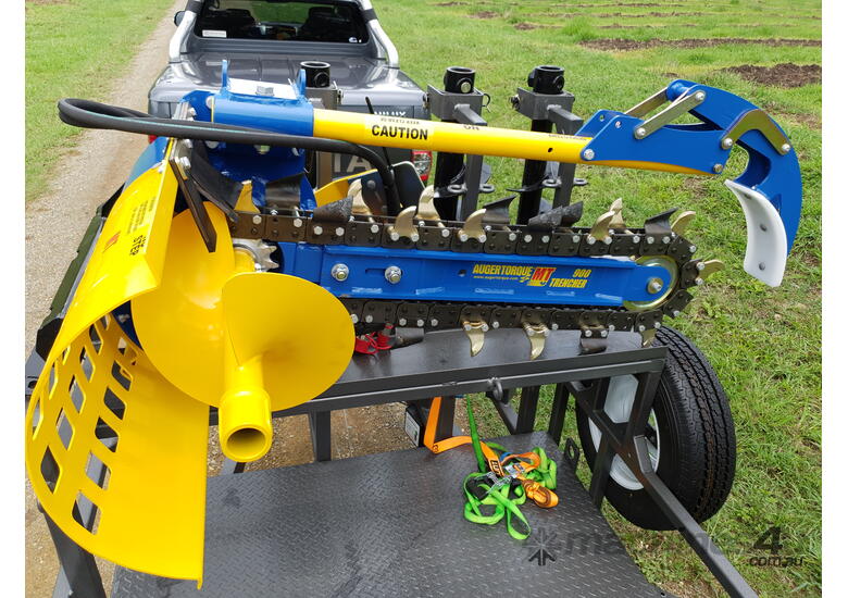 Trencher MT900 Planetary Drive. Mini Loader