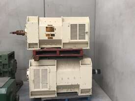 375 kw 500 hpp 522 rpm 550 volt Foot Mount 450 frame DC Electric Motor Toshiba Type SA2127 - picture0' - Click to enlarge
