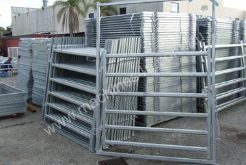 Cattle/Horse Swinging Yard Gate