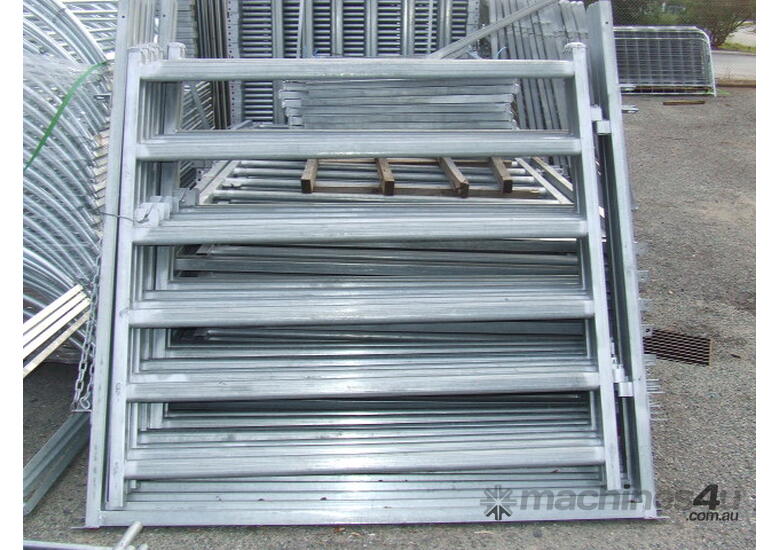 Cattle/Horse Swinging Yard Gate