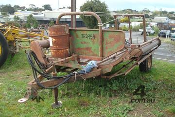 Tradequip TRAILING HAY FEED OUT WAGON