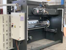 ASSET INDUSTRIAL 220-4000MB7-NC2. Pressbrake. 4000mm x 220Ton. 2 Axis NC Controller, Table Crowning - picture2' - Click to enlarge