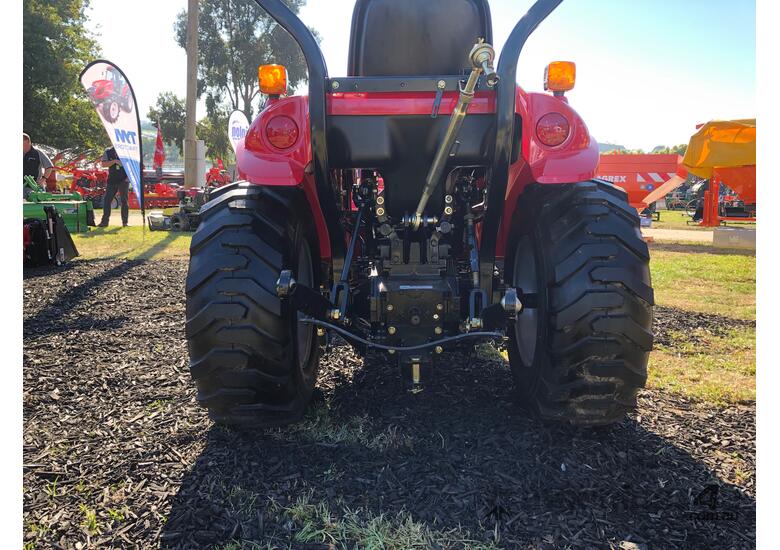 TANNERTRACK - TYM T265 25HP 4WD Tractor inc Loader & 4in1 Bucket