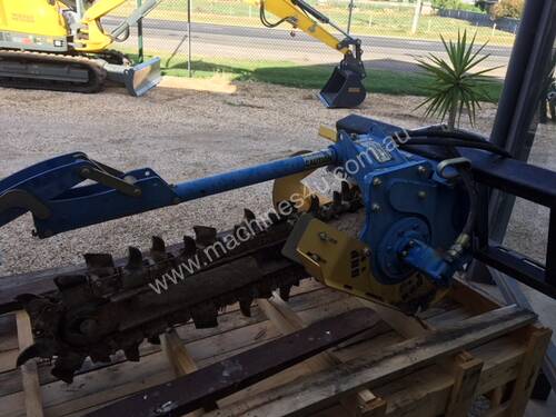  TRENCHER WITH 900 X 100MM COMBO CHAIN* SOLD*