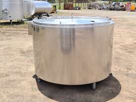 STAINLESS STEEL TANK, MILK VAT 1550 LT - picture1' - Click to enlarge