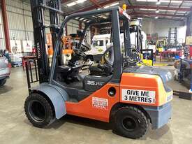 Toyota 8FG35 forklift - picture0' - Click to enlarge