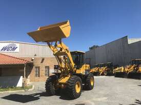 WCM938L 12ton wheel loader, Cummins 180HP, QH, Bucket & heavy duty pallet fork - picture2' - Click to enlarge