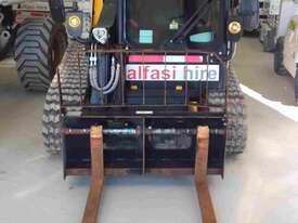 Skid Steer Track Loader - picture0' - Click to enlarge