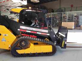 Skid Steer Track Loader - picture2' - Click to enlarge