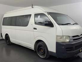 Toyota Hiace 200 - picture0' - Click to enlarge