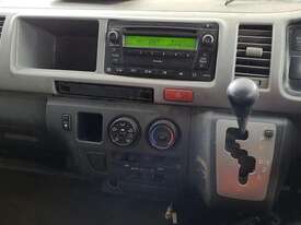 Toyota Hiace 200 - picture1' - Click to enlarge