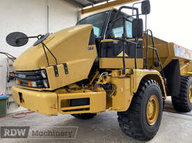 Caterpillar 725 Dump Truck  - picture0' - Click to enlarge