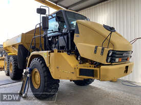 Caterpillar 725 Dump Truck  - picture1' - Click to enlarge