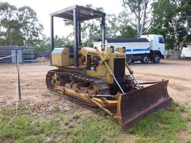 Small dozer no linkage - picture1' - Click to enlarge