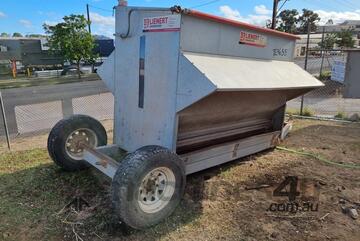 Lienert Trailer Mount Sheep Grain Feeder