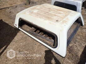 2 X FIBERGLASS UTE CANOPY - picture0' - Click to enlarge