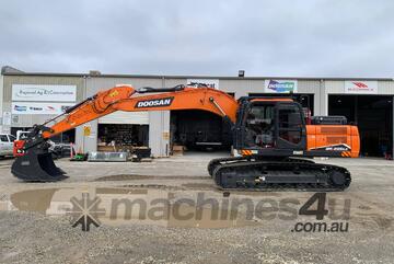 Doosan   DX225LC-7M Excavator