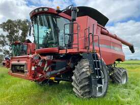 Case IH 8120 Axial Flow - picture2' - Click to enlarge