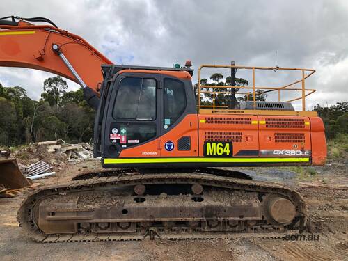 DOOSAN DX380LC-3. 2 units available ( 40T Operating weight)