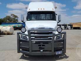 Freightliner Cascadia - picture0' - Click to enlarge