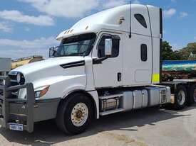 Freightliner Cascadia - picture2' - Click to enlarge