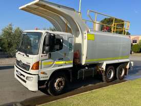 Truck Water Truck Hino FM 2015 6x4 84895km SN1429 1GIZ009 - picture0' - Click to enlarge