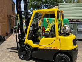 2.5 Ton Hyster Forklift  - picture1' - Click to enlarge