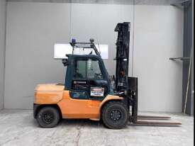 Toyota Forklift 5T Diesel - picture0' - Click to enlarge