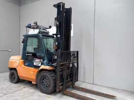 Toyota Forklift 5T Diesel - picture1' - Click to enlarge