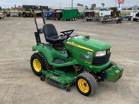 John Deere X748 Ultimate - picture0' - Click to enlarge