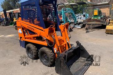 Toyota   SDK4 Skid Steer Loader Toyota   SDK4 Skid Steer Loader