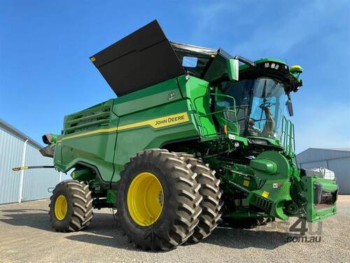 John Deere X9 1100