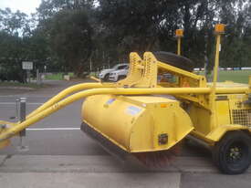 SE6T , towed road broom , 2010 model , 85 hrs ,  ex council , very clean ,  - picture1' - Click to enlarge