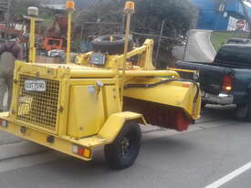 SE6T , towed road broom , 2010 model , 85 hrs ,  ex council , very clean ,  - picture2' - Click to enlarge