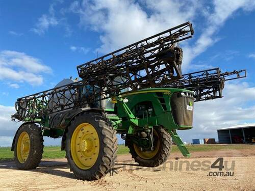 John Deere 4930