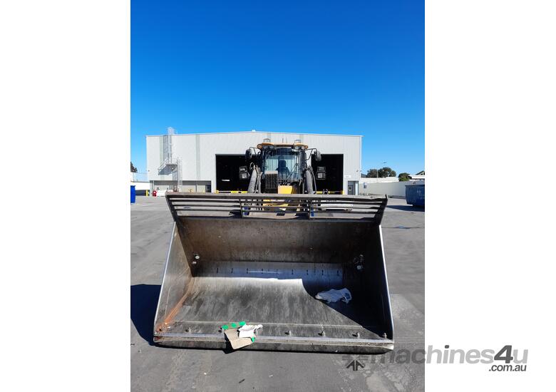 caption 2018 JCB 436 SHL WHEEL LOADER U4551