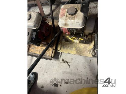 Plate Compactor - Wacker Model V P H 70 -Petrol Motor