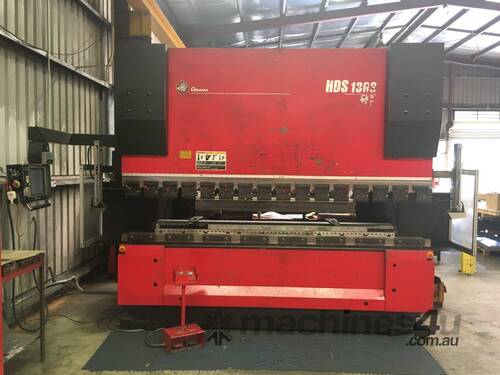 Amada HDS 1303 NT CNC Pressbrake, Servo Hydraulic, 130 Ton, 3.2m Bend Length